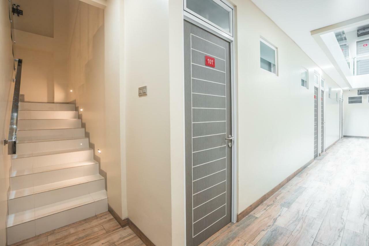 Super Oyo 1487 Residence Khoe Jakarta Bagian luar foto